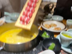 -洪氏嗨捞·广东猪肚鸡·椰子鸡火锅(西咸万象城店)