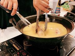 -鲜入围煮花胶鸡海鲜火锅