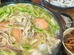 -丽虹云南过桥米线(兴工街店)