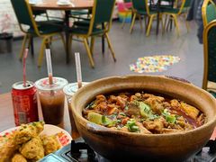 臭豆腐肥肠鸡煲-谢记上海大排档(长寿路店)