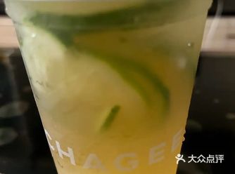 家附近必喝的霸王茶姬茶饮