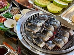 -围炉肉舍•炭烤活鳗•丹东海鲜烤肉(步行街店)