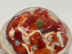 草莓白雪流奶冰-乐果甜心·潮汕冰室