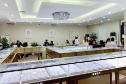 -威德钻石-克拉钻大本营(南京东路店)