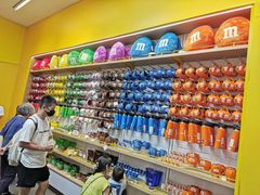 -m豆巧克力世界(上海世茂广场店)