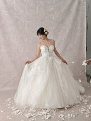 -雪中彩影婚纱摄影·微光艺术中心