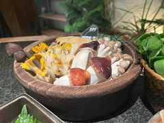 -三出山火锅(南京万象天地店)