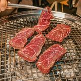 月薪3k也能来😉 就爱这口儿，一口熟成牛🐮 肉一口酒