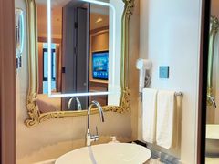 -维也纳酒店(华为广州研发中心罗冲围店)