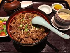 牛肉盖饭-隐泉之语日式料理(王府中环店)