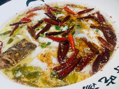 老坛酸菜鲈鱼-江渔儿酸菜鱼(曜一城店)