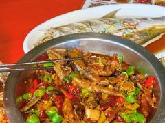 -丹水桥地锅鱼·翘嘴鲌·地方特色全鱼宴(丹江口大坝店)