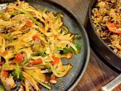 盐焗香辣手撕鸡-来龙里 精致 东南亚餐室(万象城店)