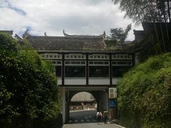 -披云山庄