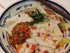 -阿瓦山寨·湘菜现炒·剁椒鱼头王(咸阳总店)