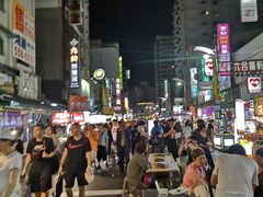 -六合夜市
