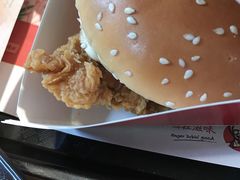 香辣鸡腿堡T-肯德基(西影路店)