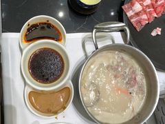 -红鼎豆捞·非遗鲍皇汤火锅(宝丰路店)