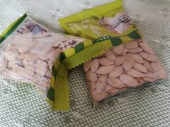 -来伊份(星湖街店)