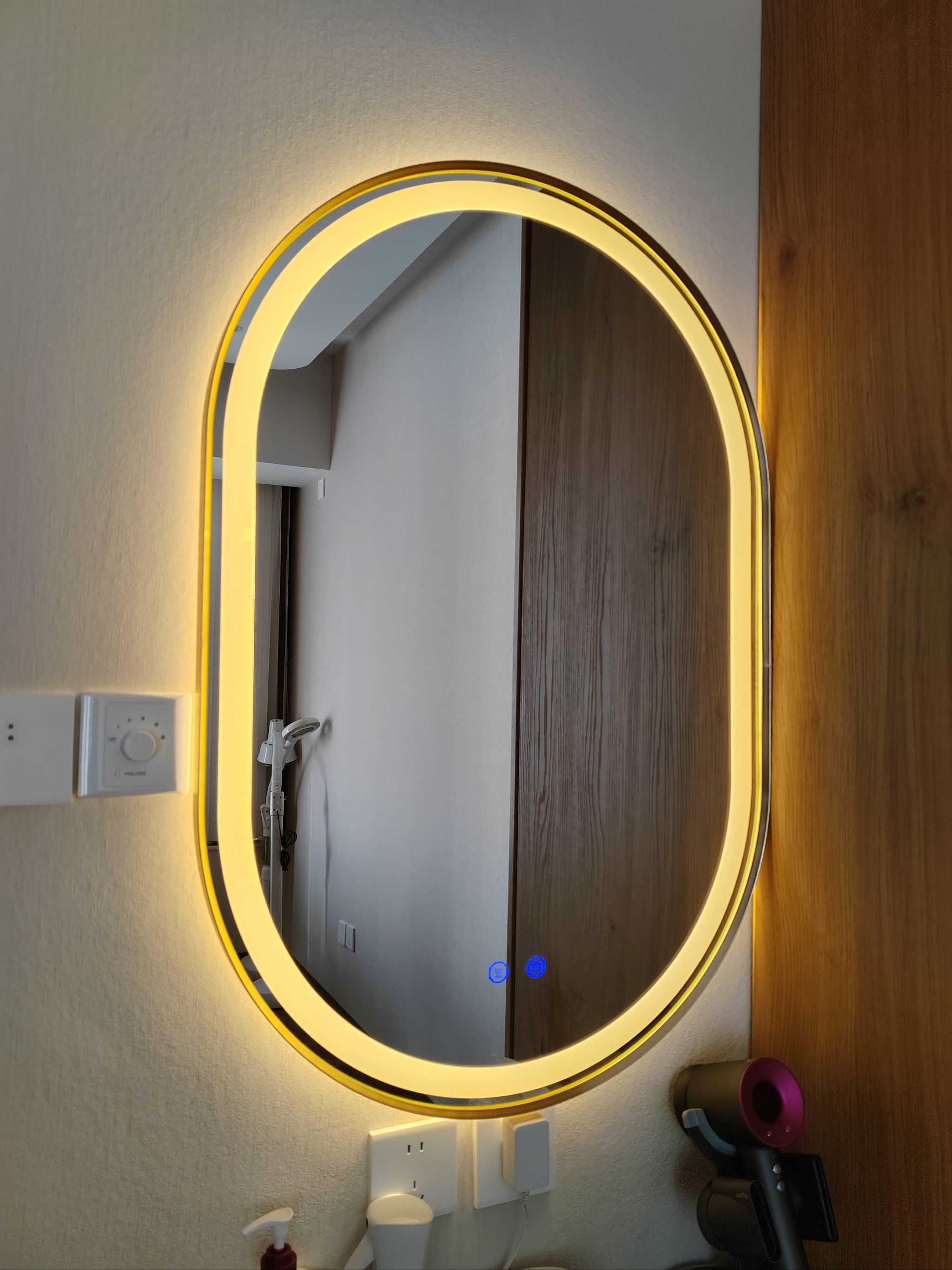 百草汇里的智能镜子超实用