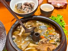 -老滇山寨•云南特色菜•地方菜•民族风情歌舞表演(金碧店)