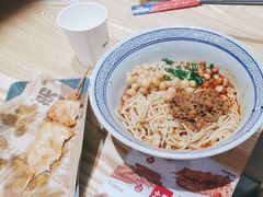 -魔都三兄弟酸辣粉·蘸卤炸串(虹桥万科店)