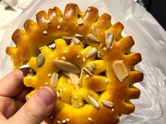 璀璨南瓜面包-巴黎贝甜(大宁国际商业广场店)