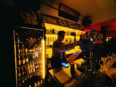-Mx.cocktail bar
