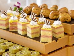 -西安大雁塔科技大学地铁站亚朵酒店