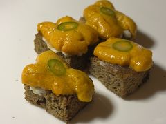 海胆配黑面包-Jean Georges