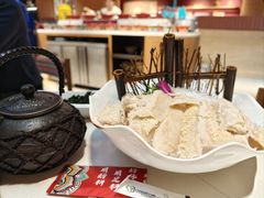 -老牌坊云南鱼豆花火锅(哈西万达店)