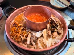 -菌自由丨野生菌火锅特色庭院餐厅(丽江古城店)