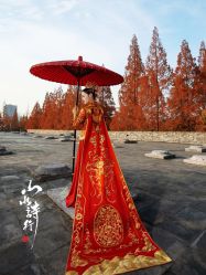 -雪中彩影婚纱摄影·微光艺术中心