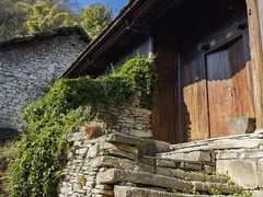 -高荡千年布依古寨旅游景区