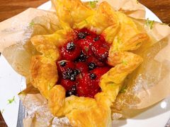 现烤莓果派-上古咖啡ShadowCafe&Reastaurant(哈尔滨中央大街店)