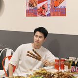 这里竟然有这么多年轻人撸串⁉️百色风味烧烤