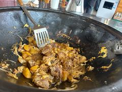 -粘豆包柴火铁锅炖
