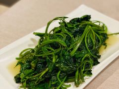 清炒豌豆尖-渝信川菜(南滨店)