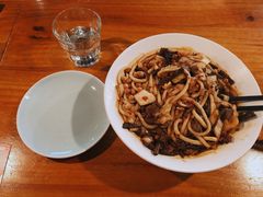 野蘑菇酸菜牛肉炒米粉-疆Jiang·新疆秘制料理