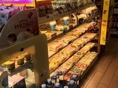 -全家便利店(秀沿路店)