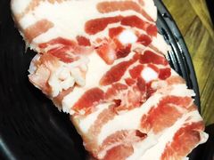 秘制五花肉-哈哈碳都·牛肋条无限自助烤肉(台江万达店)