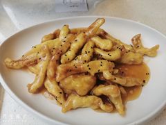 糖醋里脊-闫府私房菜·百年鲁菜(恒隆店)