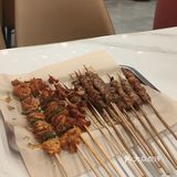 这家烧烤，我能炫三盘！家人们，偶然发现一家超绝的烧烤店
