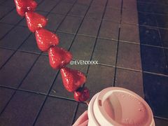 -星巴克臻选(盐城金鹰聚龙湖店)