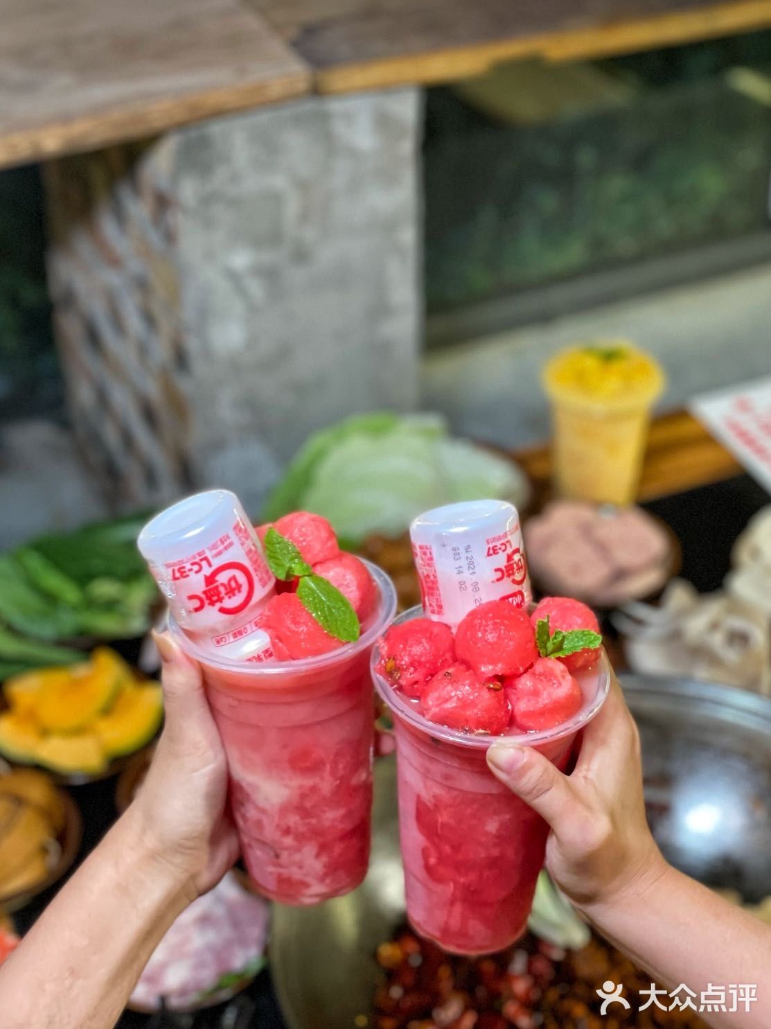 重庆首家悬崖上的火锅‼️酷到爆炸💥