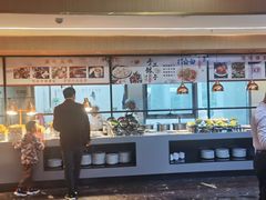 -凤冠假日酒店自助餐
