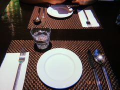 餐具摆设-TAMATI(巴黎贝甜韩式西餐厅店)