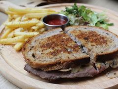 牛肉黑松三明治-SMAKA(复兴soho店)