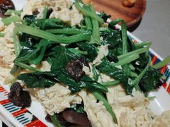 菠菜木耳炒鸡蛋-塔哈尔·新疆盛宴(奉贤龙湖店)