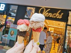 -VENCHI 闻绮(上海佛罗伦萨小镇店)